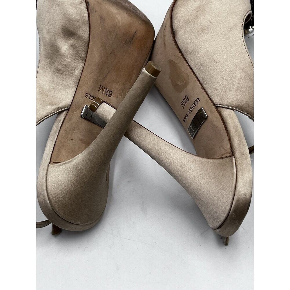 Badgley Mischka Anita Satin Peep Toe Platform Stiletto‎ Flower Jewels Sz 6.5 - Picture 16 of 16